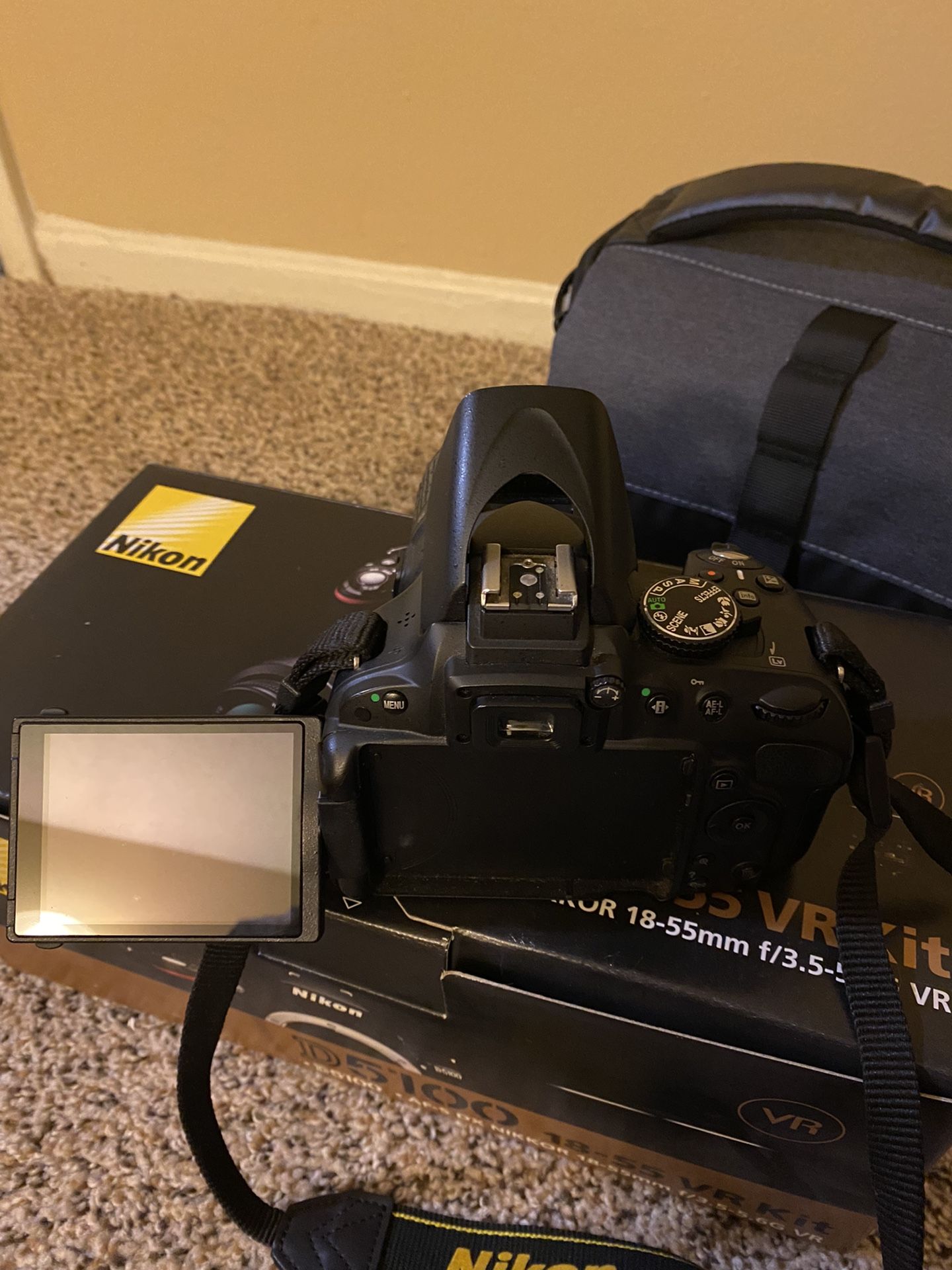 Nikon D5100 18-55 VR kit DSLR Camera