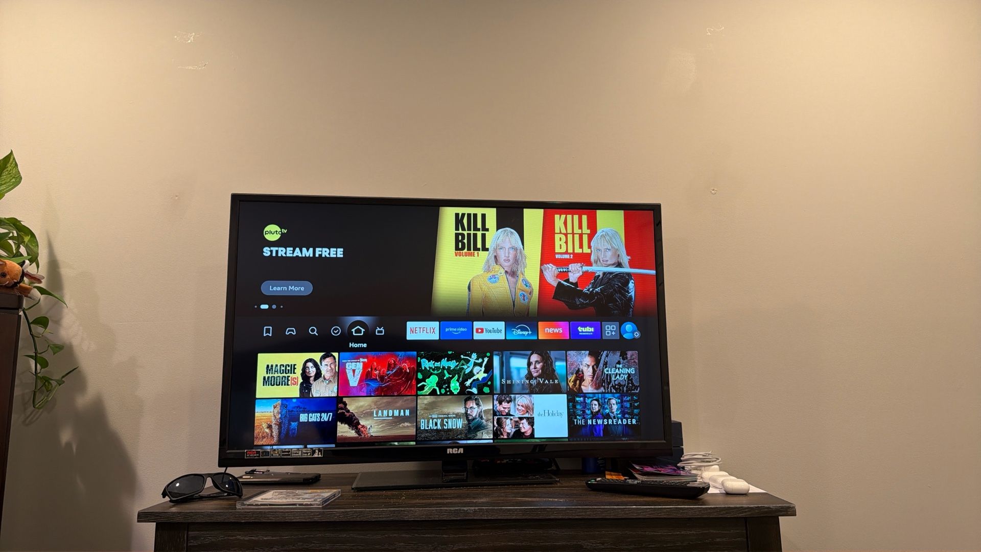 RCA 40” LED LCD TV; Good Condition