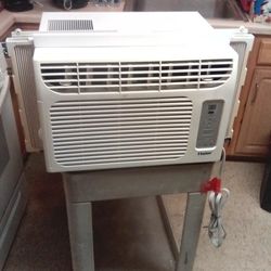 Air Conditioner 6000 BTU /  Haier Brand Like  New