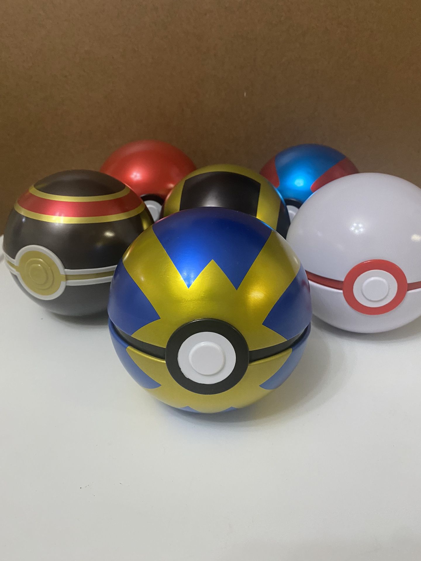 Pokemon Poke Ball Lot Full Set