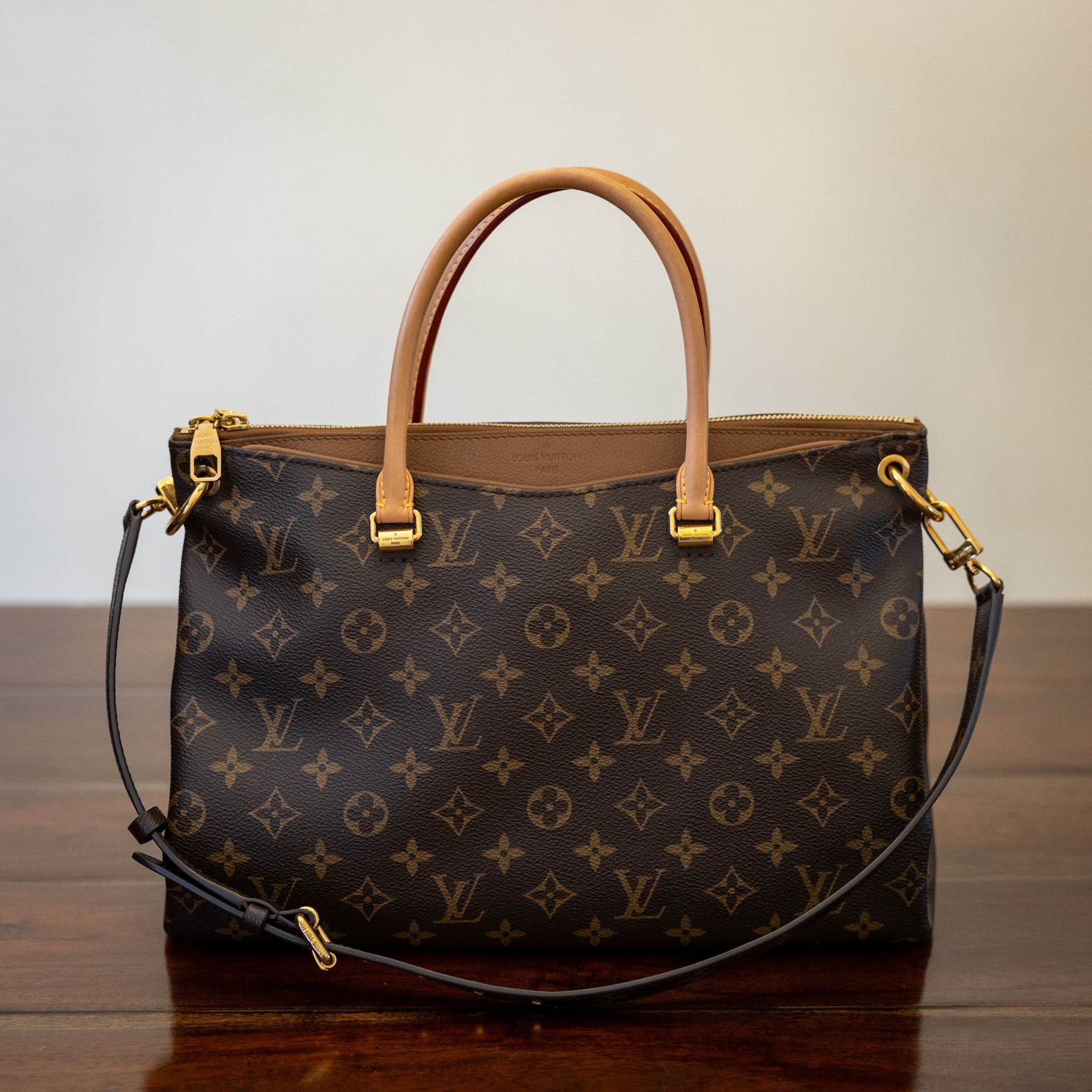 Authentic Louis Vuitton Pallas Purse