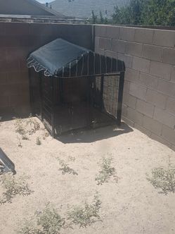Metal dog kennel