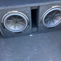 two kicker comp R  10s and JL audio jx1000 / class D amp 