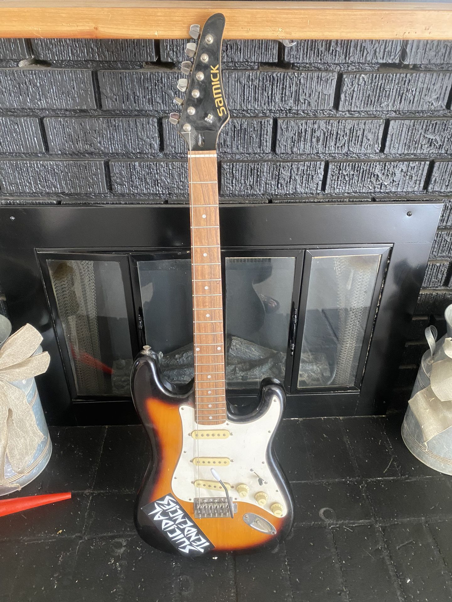 Electric guitar