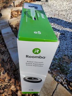 ROOMBA ROBOT