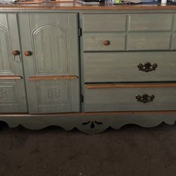 Dresser W/Mirror
