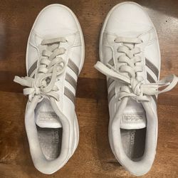 Adidas Sneakers woman’s  Size 7.5