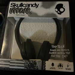 SKULLCANDY SKULL CANDY UPROAD HEADPHONES EARPHONES EAR BUDS~BRAND NEW IN BOX