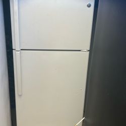 Top Freezer Refrigerator