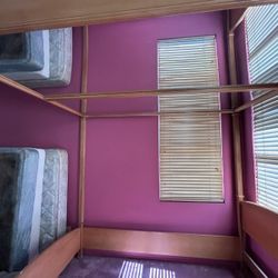 Queen Canopy Bed