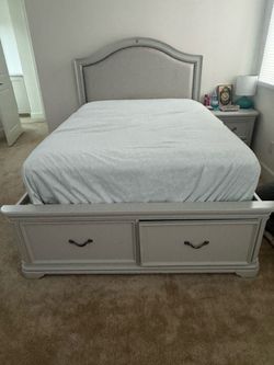 Full bed set can be bought seperately