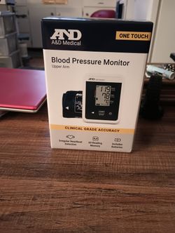 BLOOD PRESSURE MONITOR