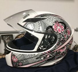 Women’s Motorcycle Helmet (Med)