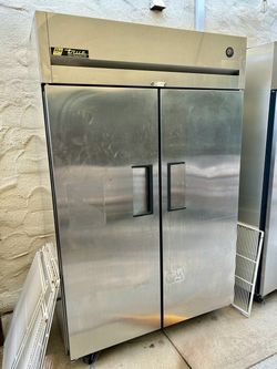 True double door refrigerator