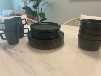 Stone + Lain Celine Dinnerware Set