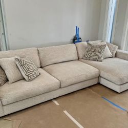 Large Chaise Sectional Cindy Crawford Rooms To Go ( NEW)