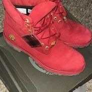 WATERPROOF RED TIMBS SZ 9 MEN