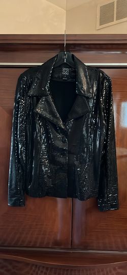 Women’s Dressy 3 Button With Snap Top