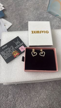 Heart shaped pearl earrings