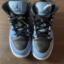 Nike Air Jordan 1 Mid University Blue Black DQ8423-401 Youth Size 4.5