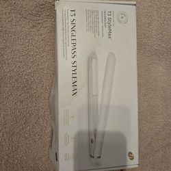 Brand New Hair Straightener T3 SinglePass Stylemax