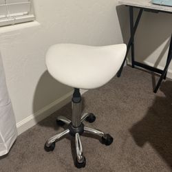 Rolling Saddle Stool 