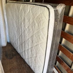 Queen Pillowtop Mattress ONLY 
