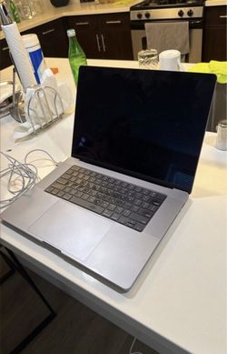 Apple MacBook Pro A2780 16" M2 Pro 16 GB 512GB Retina | Mac OS | Class Standard Non-Working Display
