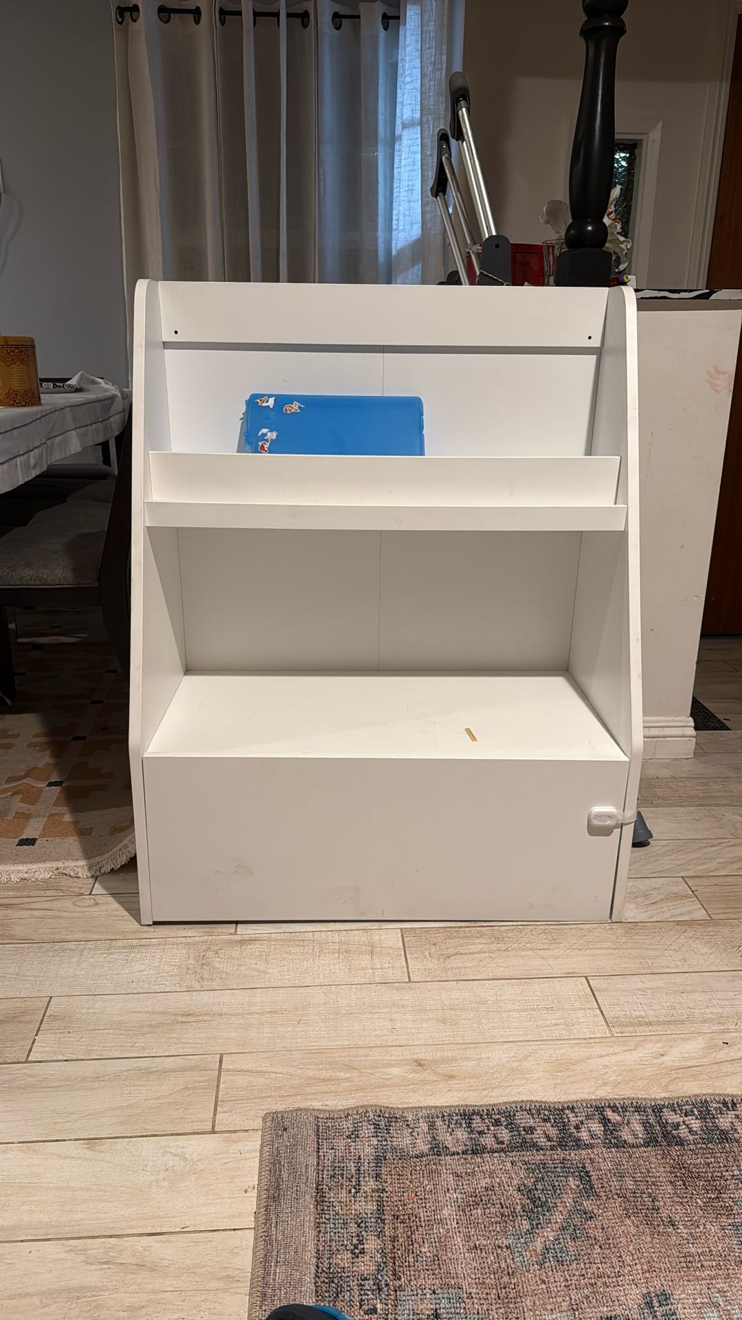 Book Shelf With Storage 