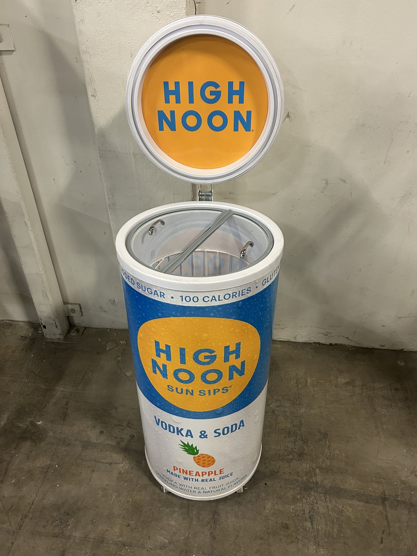 High Noon Ice Cooler Can With Wheels