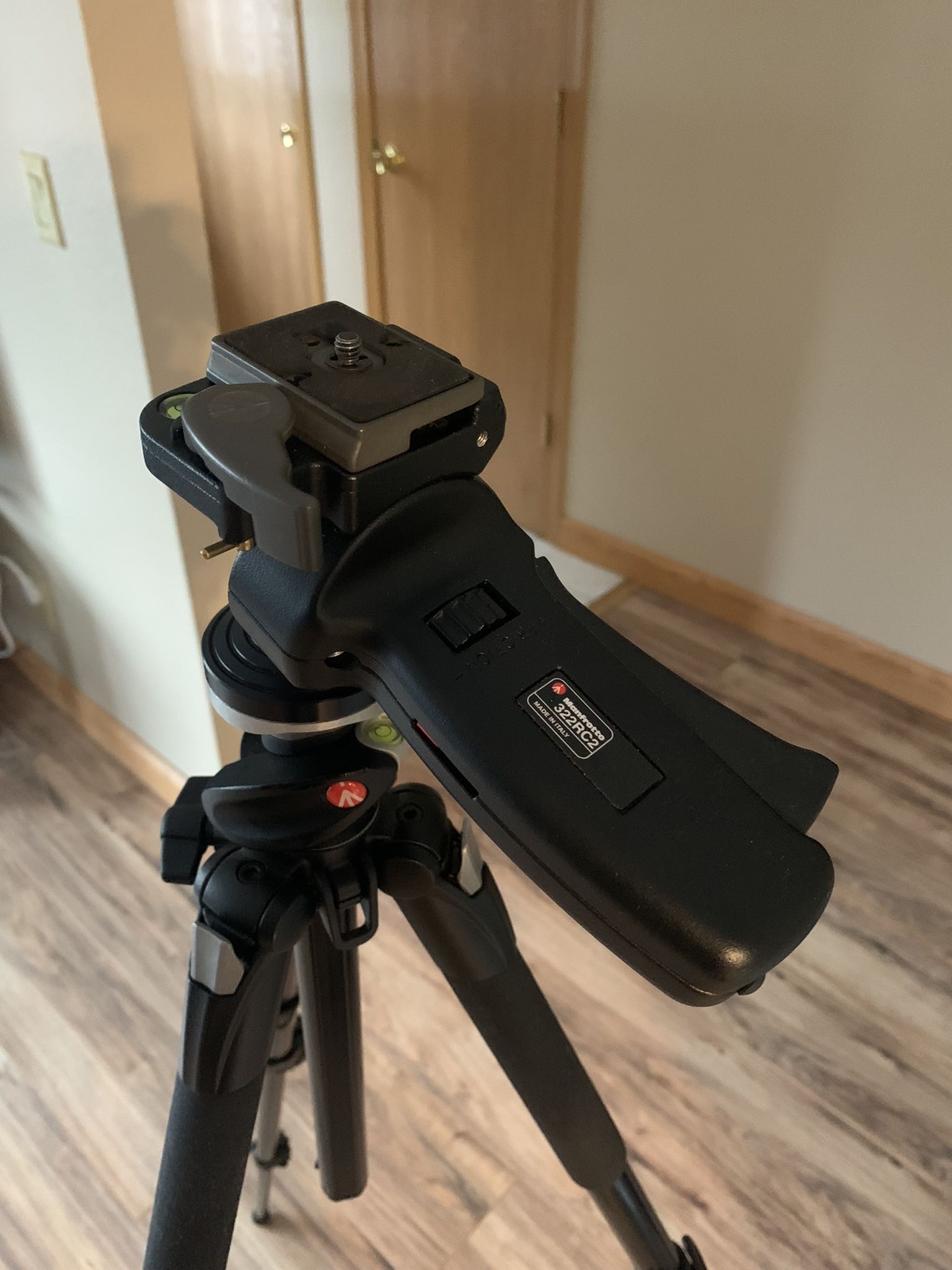 Manfrotto 322RC2 & 190XPROB Tripod & Ball Head
