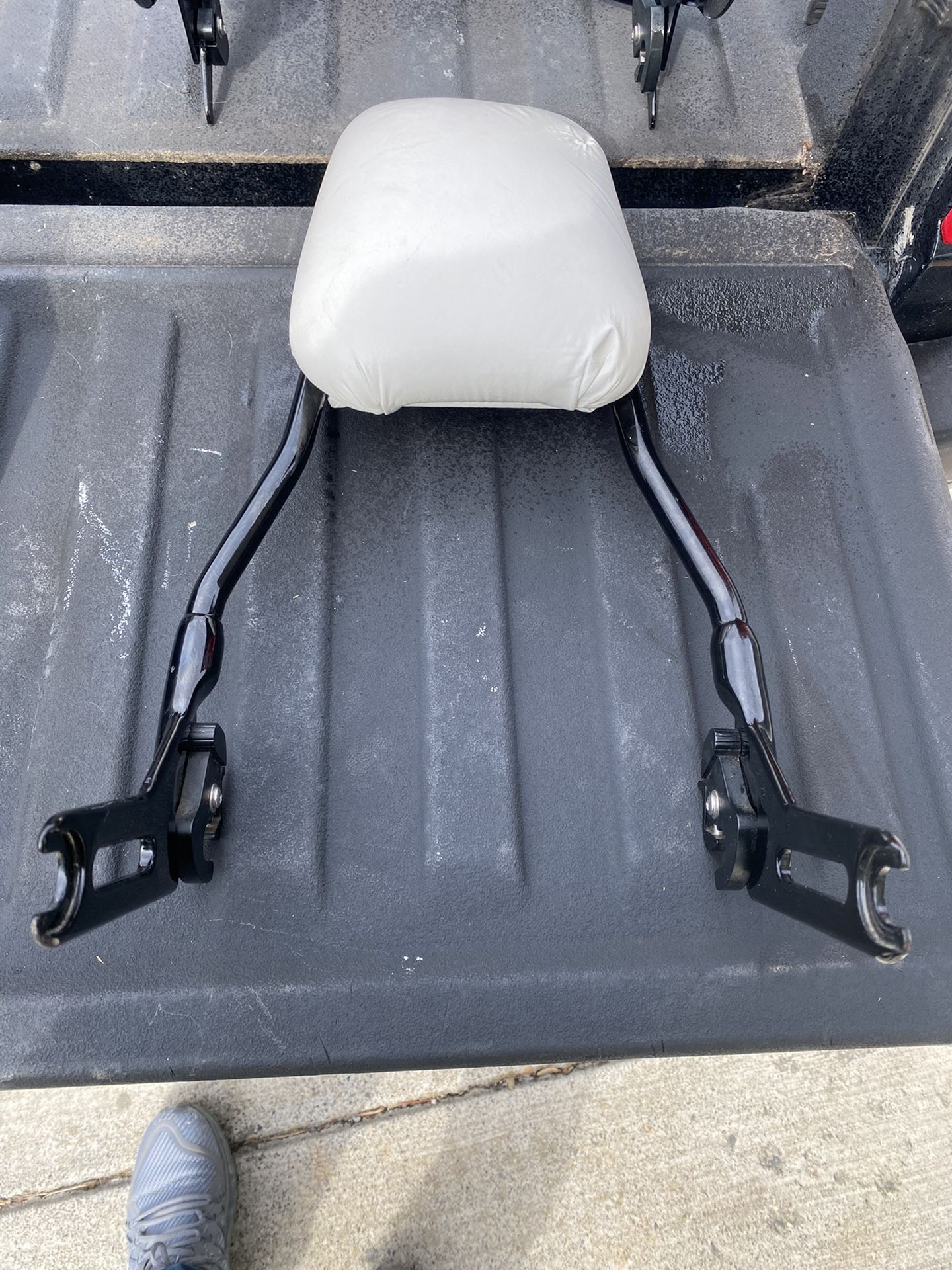 Softail slim high sissy bar