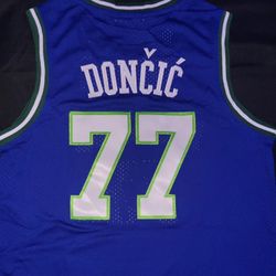 MAVERICKS Luka Doncic jersey (S)