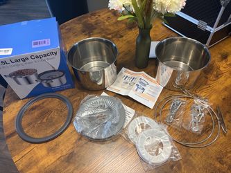 Dog Kennel Hanging Food & Water Bowls