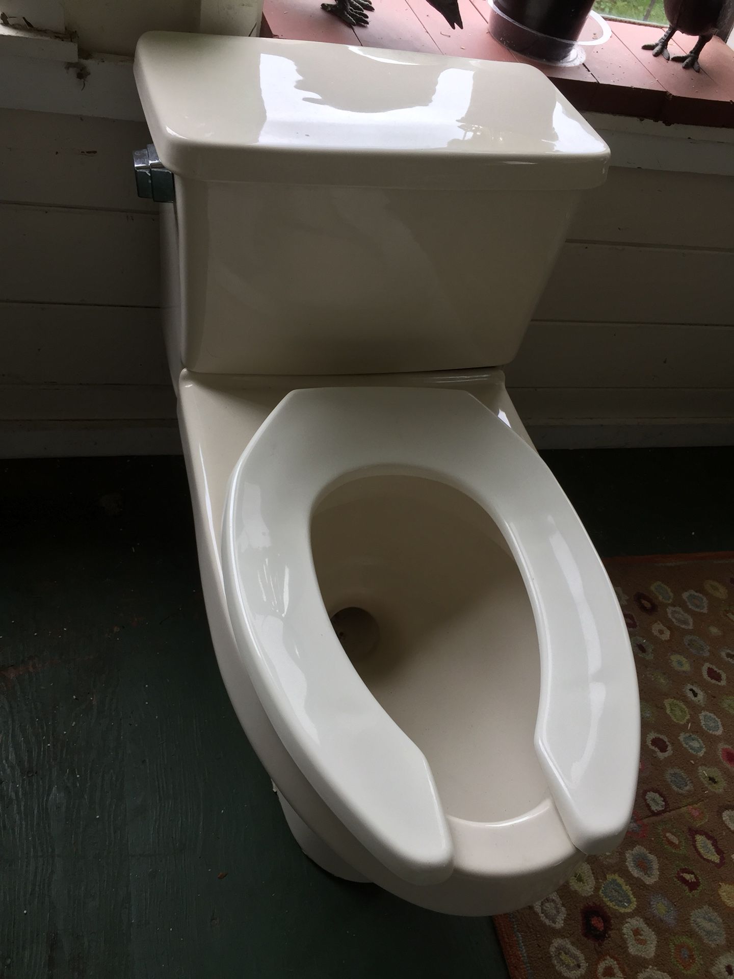 $30.00 Elongated Universal Rundle toilet, works great.
