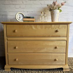 Solid wood Maple Morigeau Lépine Dresser Made in Canada chest of drawers
