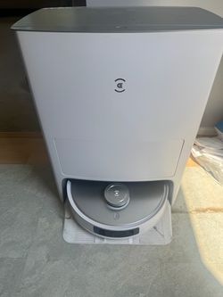 ECOVACS DEEBOT T20 OMNI Robot Vacuum & Mop with OMNI Station.