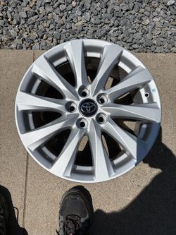 Brand new Toyota OEM rims x4