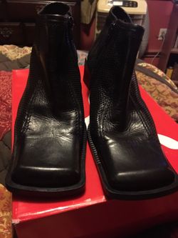 Women's size 7 ankle boot