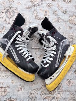 Hockey skates size 7 senior