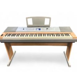 Yamaha DGX-640 Digital Piano