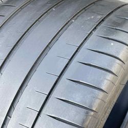 2. Michelin Pilot Sport 4s 305/30/19 ( 102 Y )