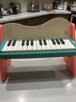 BToys wooden Piano