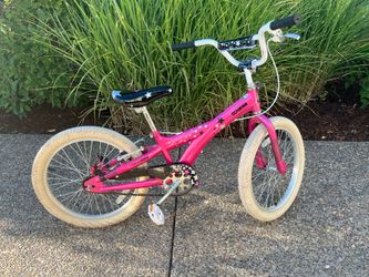 Schwinn “Rosemary” Girls Pink Bike