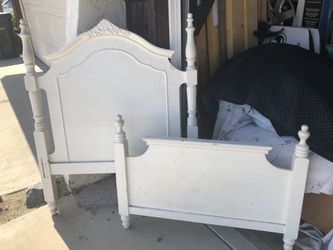 White Princess Bed frame Twin