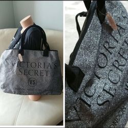 New Victoria’s Secret Bling Large duffle bag gym bag