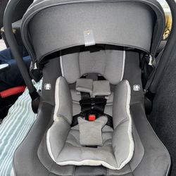  Nuna Carseat