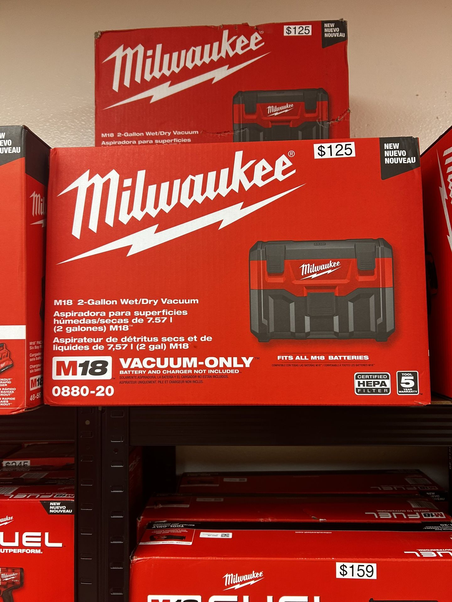 Milwaukee M18 2 Gallon Wet/dry Vacuum