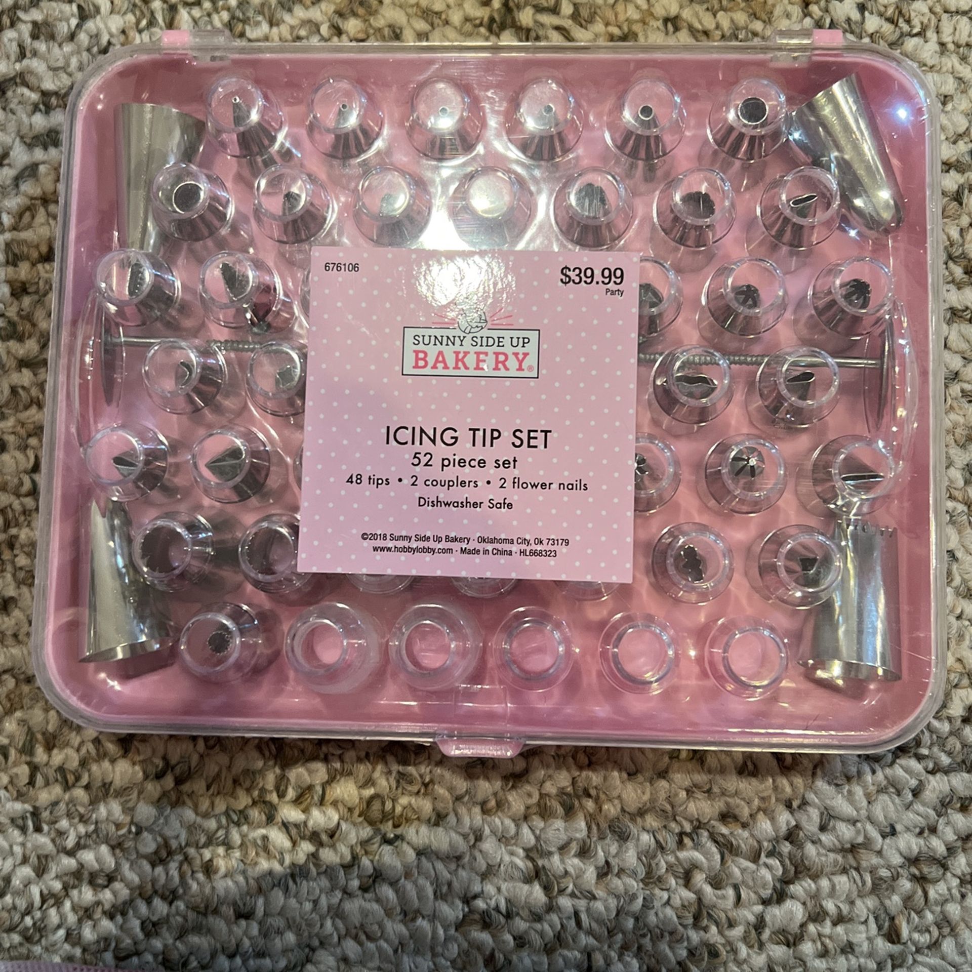 Sunny Side Up, Bakery Icing Tip Set 52 Pieces