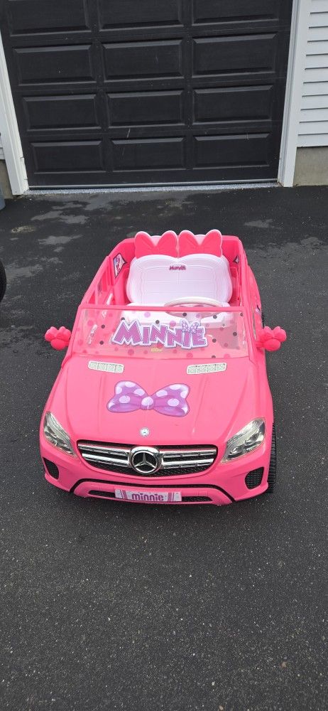 Minnie Mouse 12 Volt Mercedes GLS-320 Battery Powered Ride-On